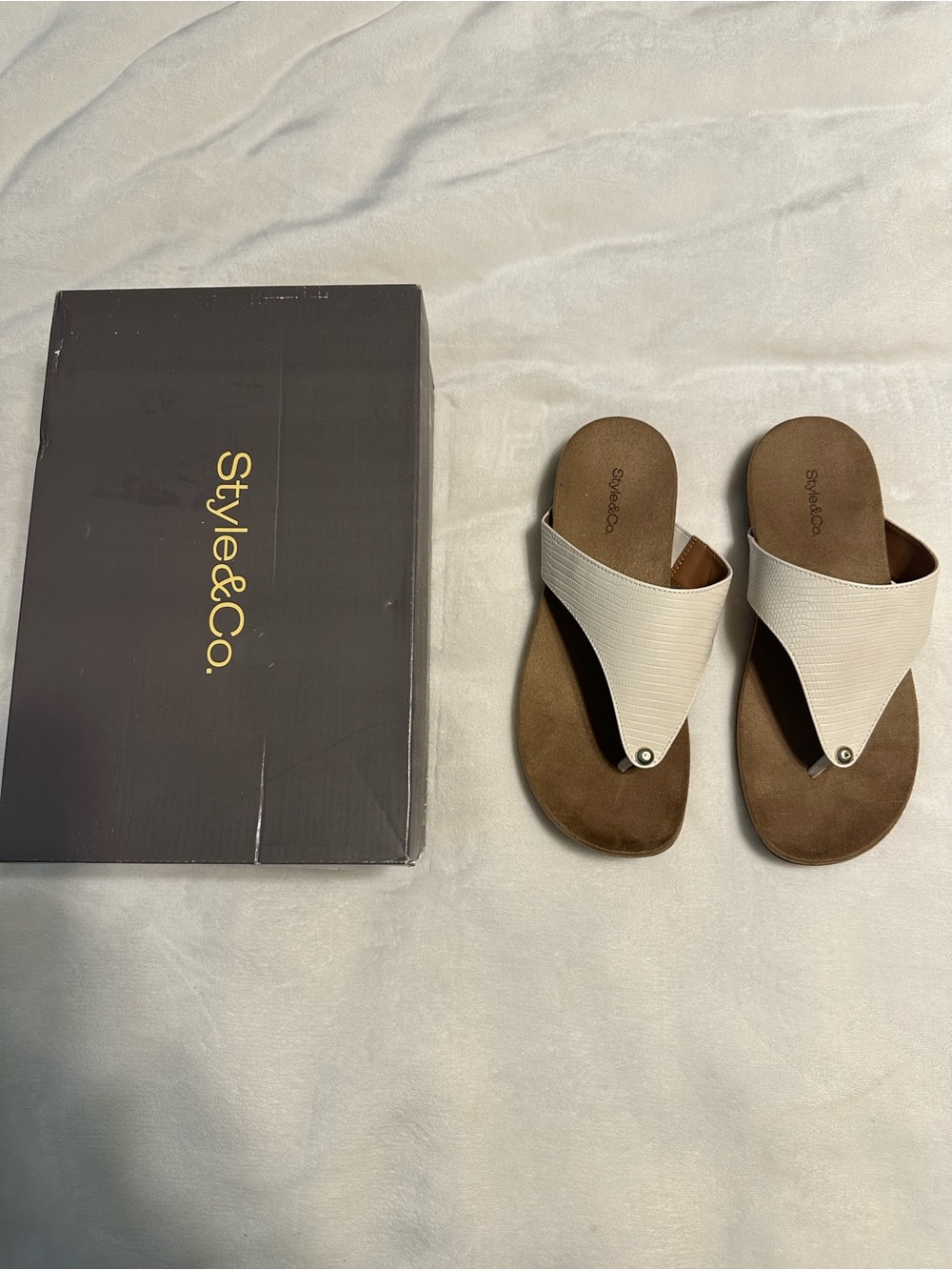 Style & Co. White Textured Thong Sandals with Brown Footbed